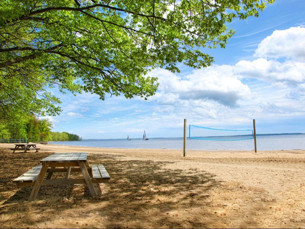 Oka National Park - Five Beaches in the Greater Montreal Area - Blogue / Blog – Hôtels Gouverneur