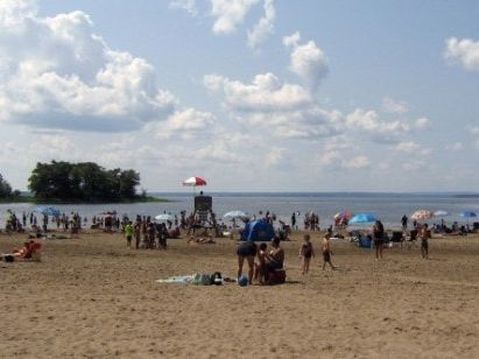 Cap St Jean - Five Beaches in the Greater Montreal Area - Blogue / Blog – Hôtels Gouverneur