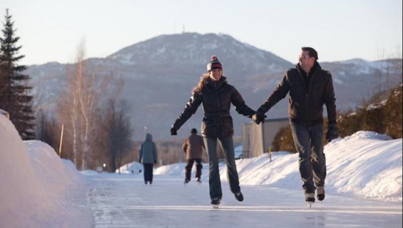 Memphrémagog lake - Top 10 of the Best Skating Rinks in Quebec – Blogue / Blog – Hôtels Gouverneur